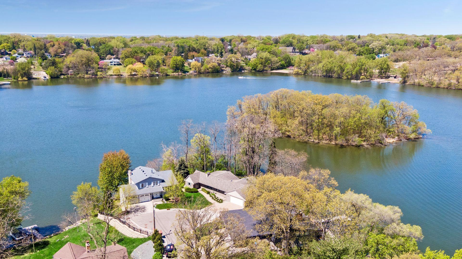 4033 Silver Lake Terrace NE