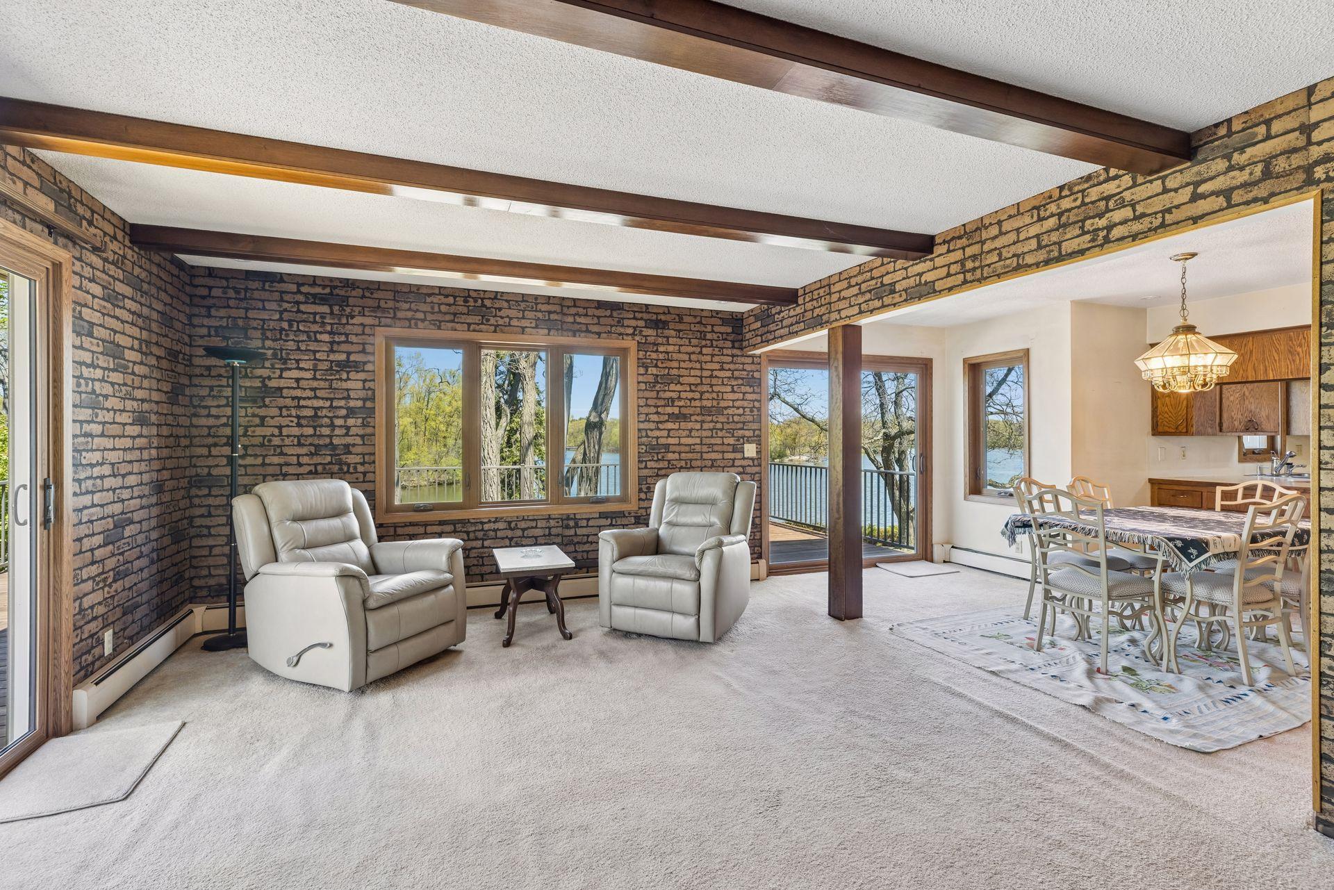 4033 Silver Lake Terrace NE