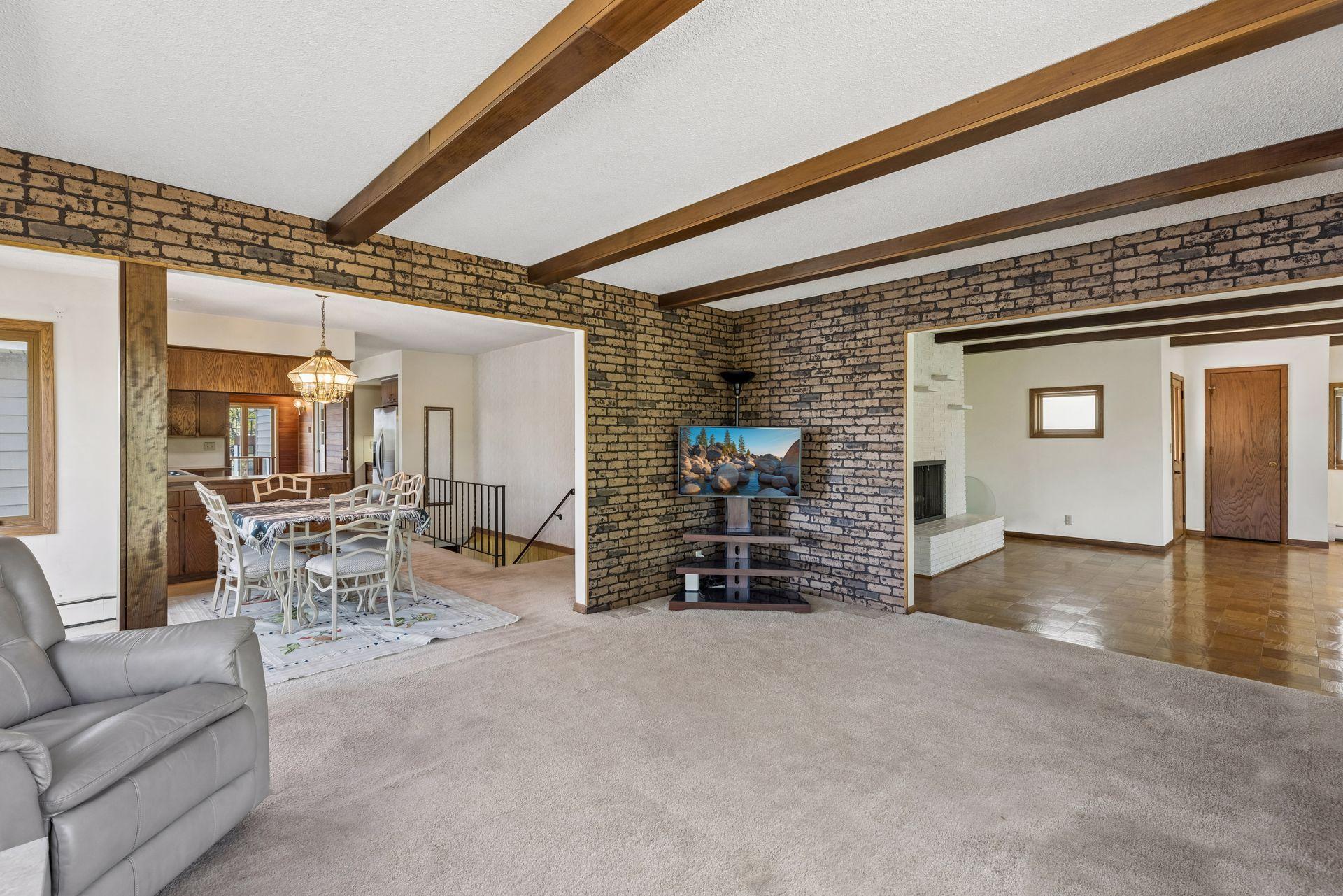 4033 Silver Lake Terrace NE
