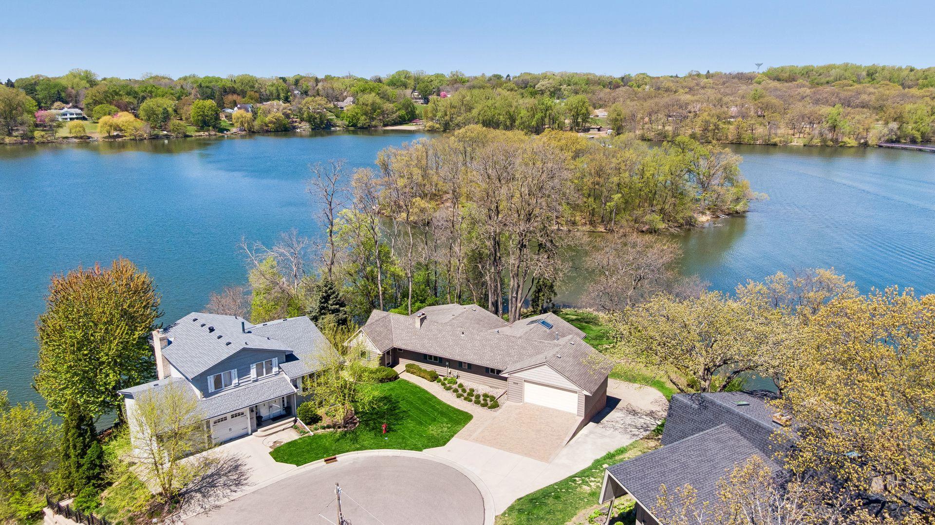 4033 Silver Lake Terrace NE