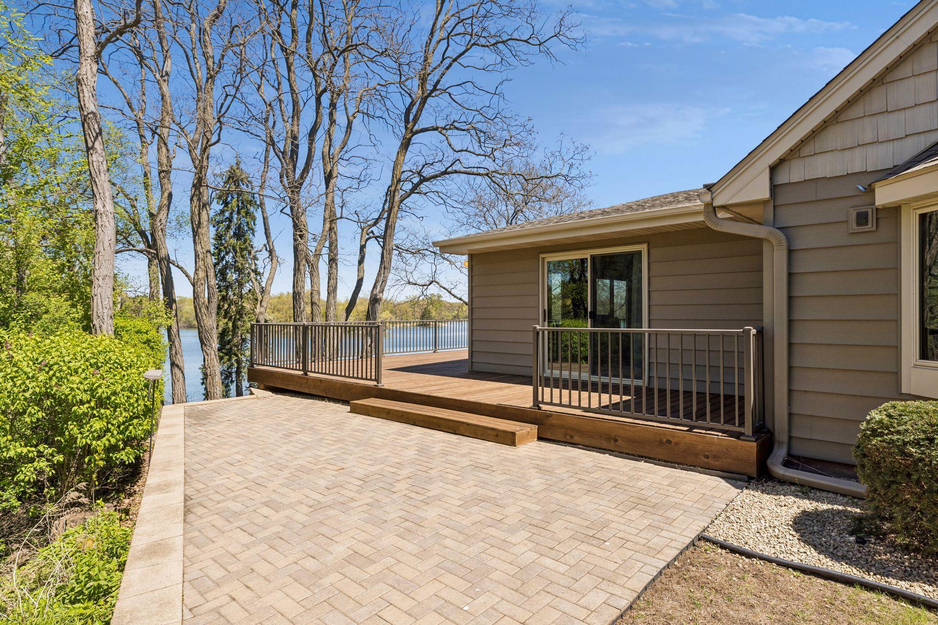 4033 Silver Lake Terrace NE
