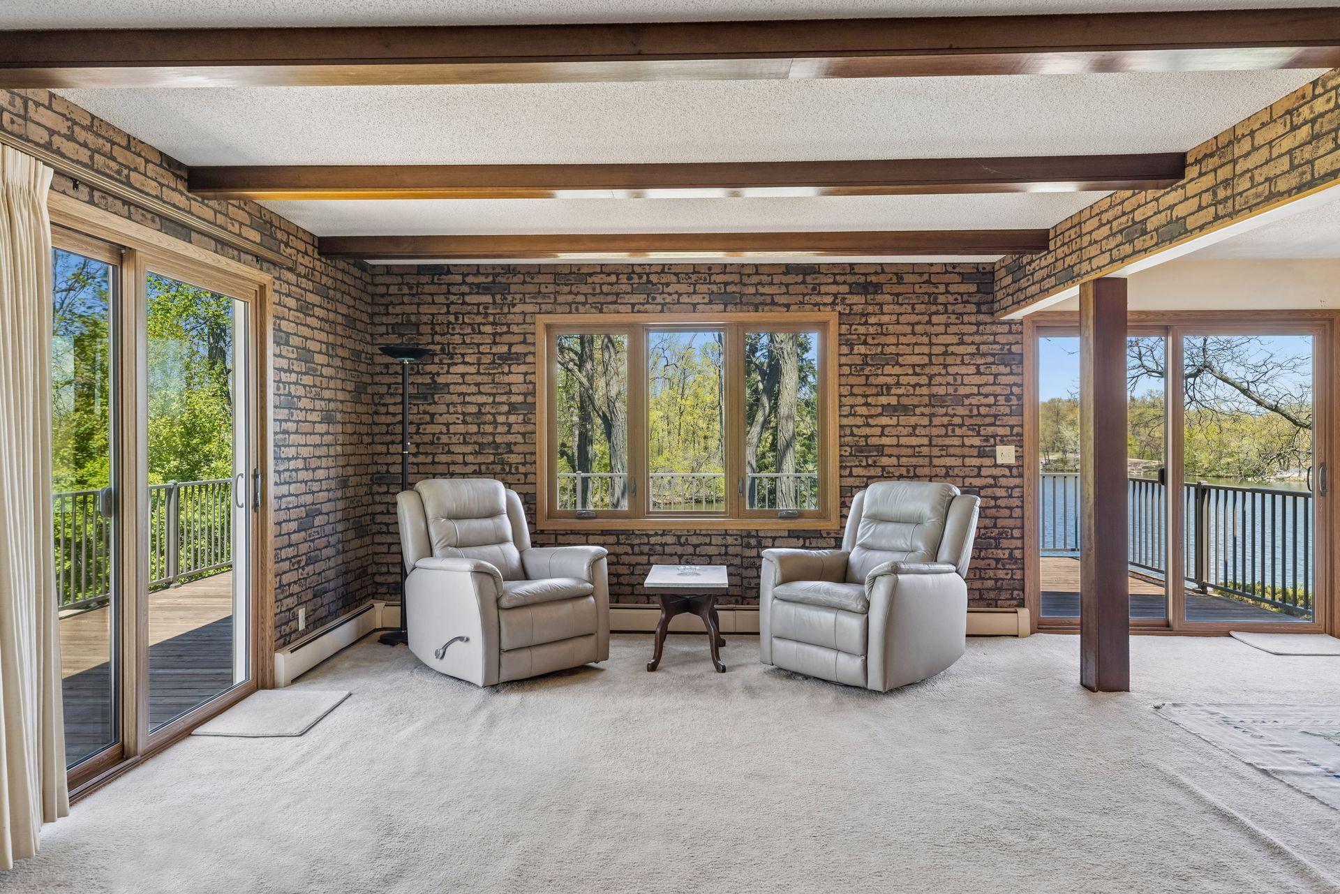 4033 Silver Lake Terrace NE