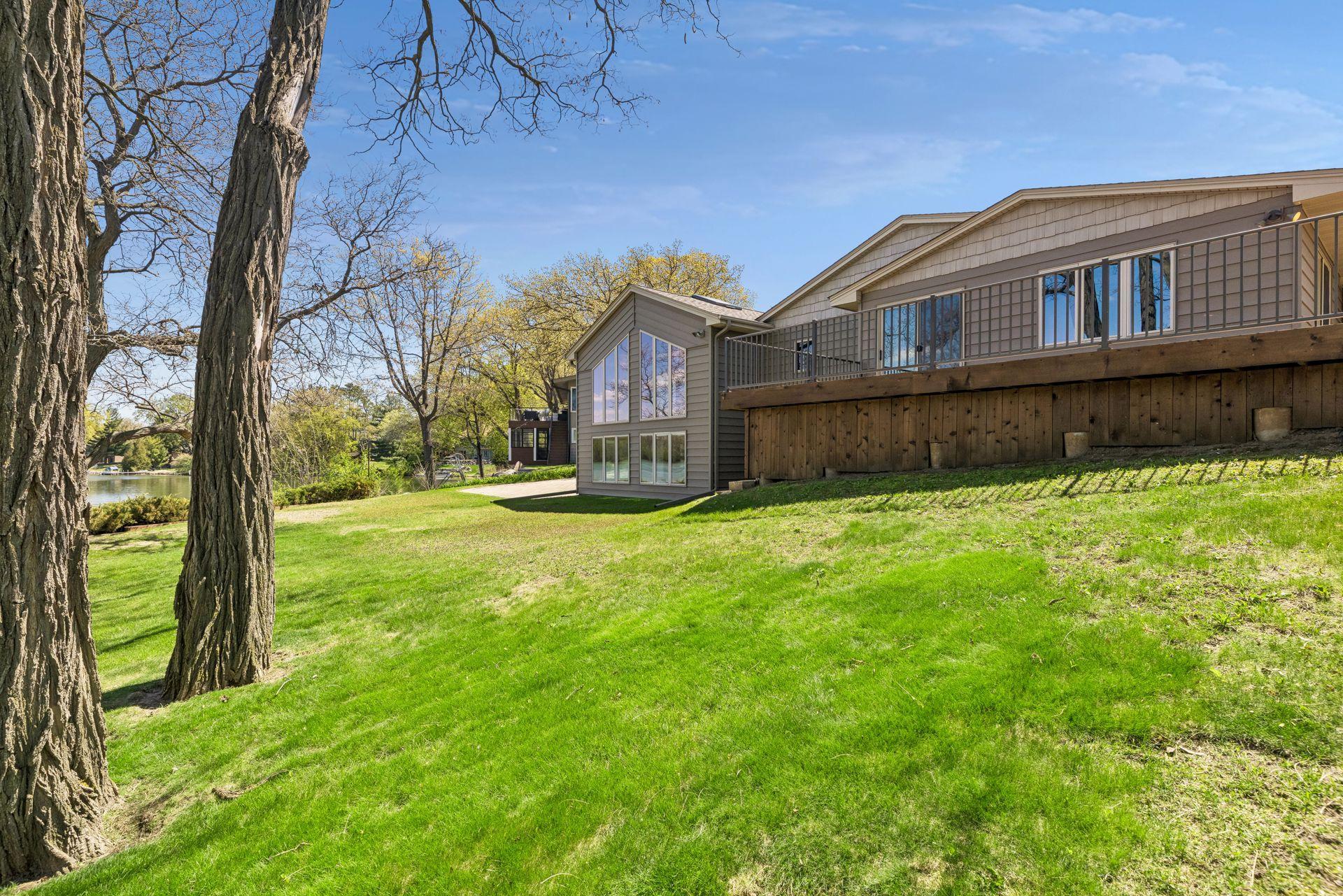 4033 Silver Lake Terrace NE