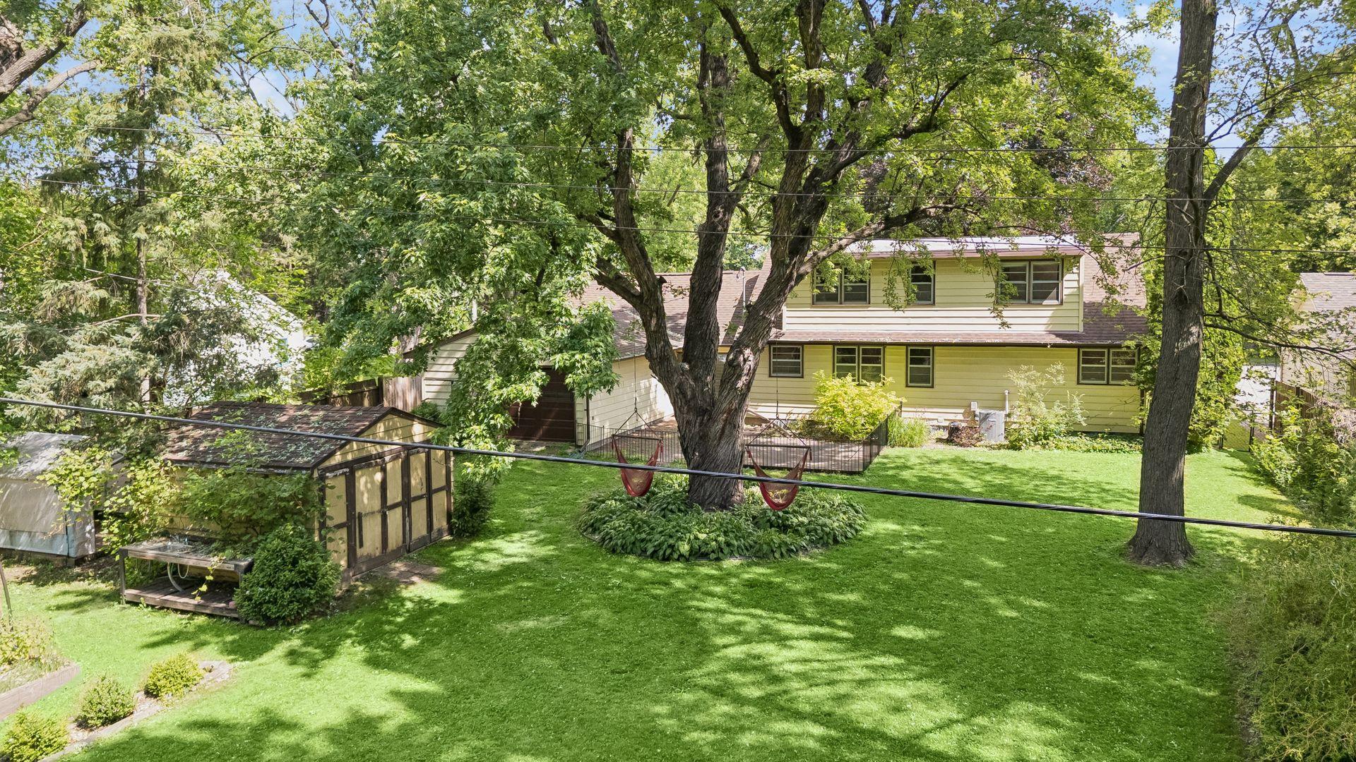 988 Sherren Street W