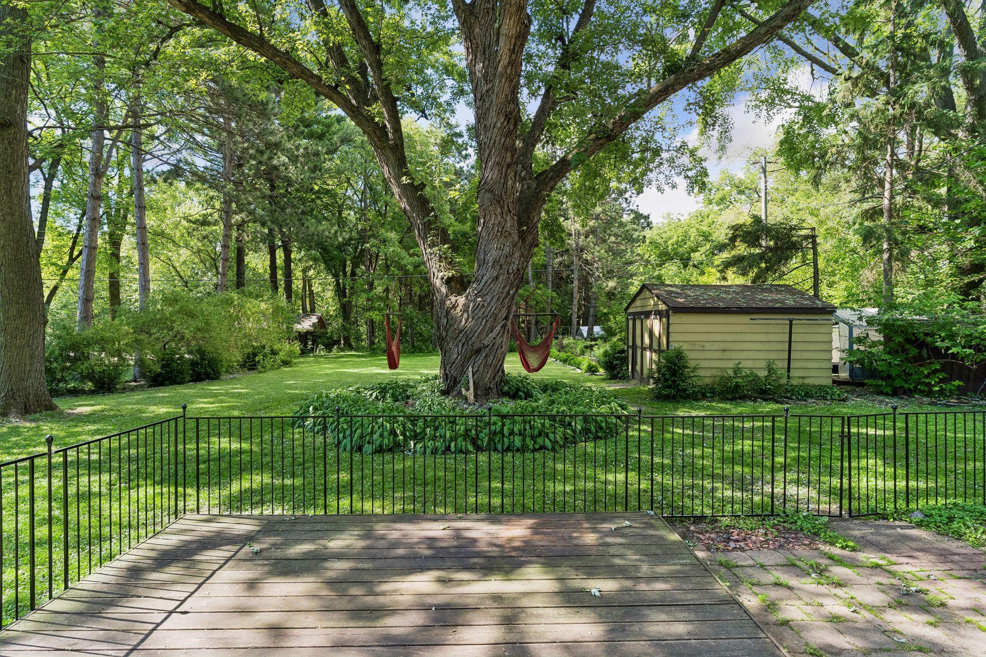 988 Sherren Street W