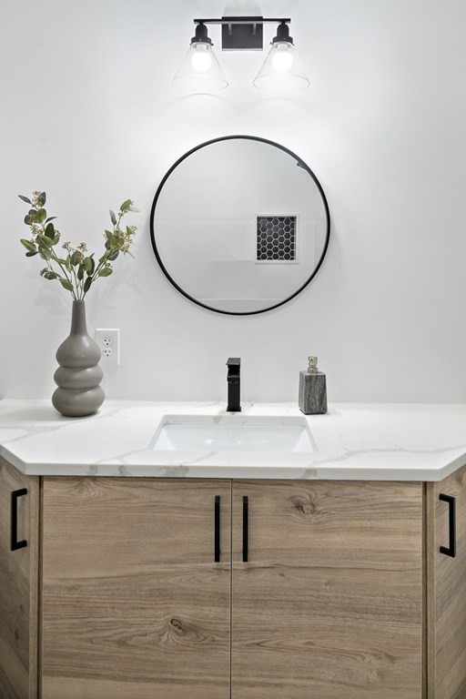 25 Lynde Street # 4