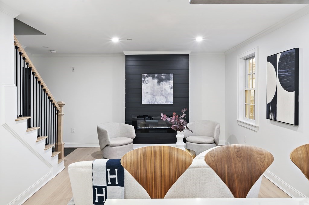 25 Lynde Street # 4