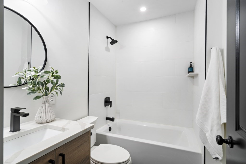 25 Lynde Street # 4