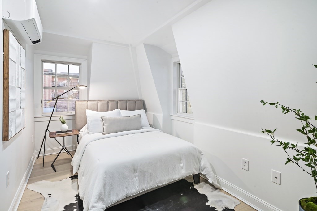 25 Lynde Street # 4