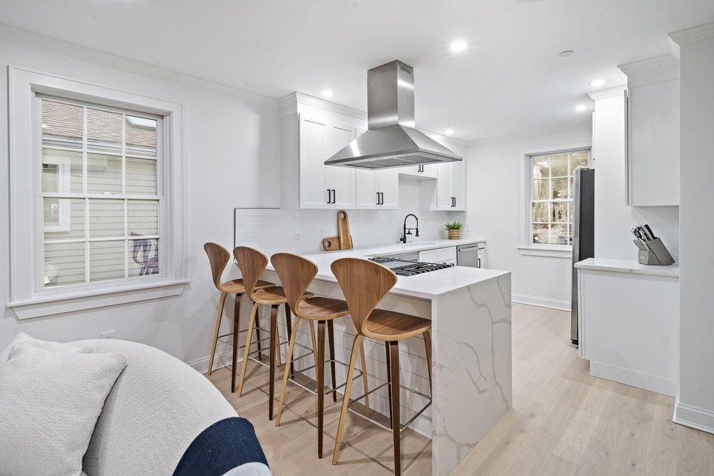 25 Lynde Street # 4