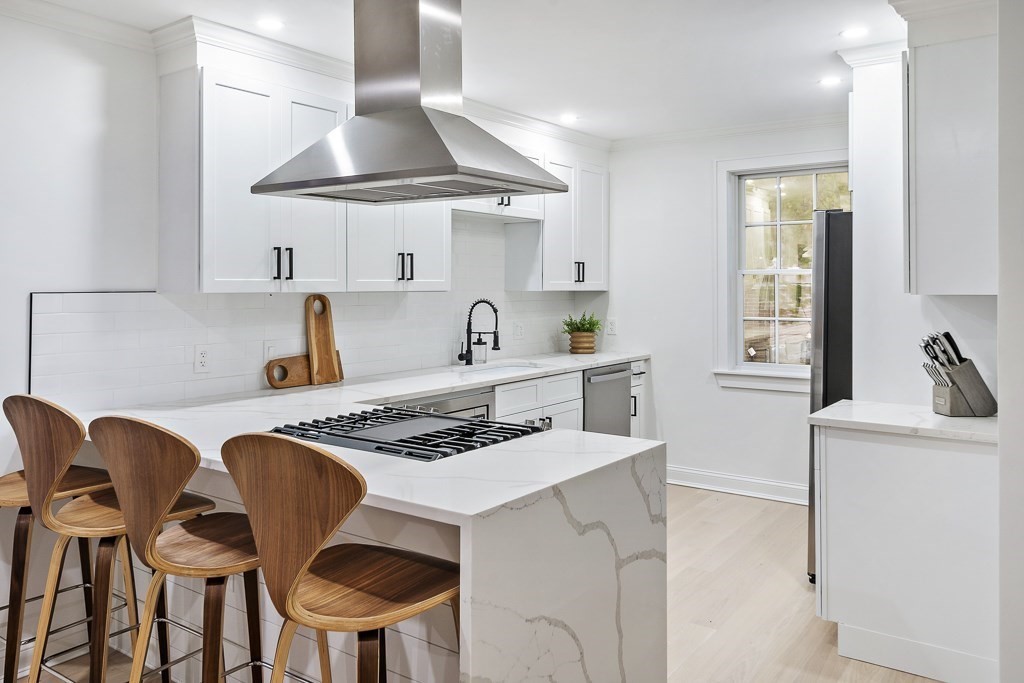 25 Lynde Street # 4