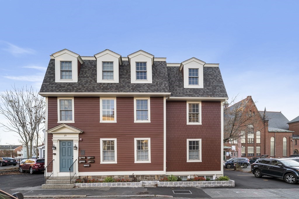 25 Lynde Street # 4