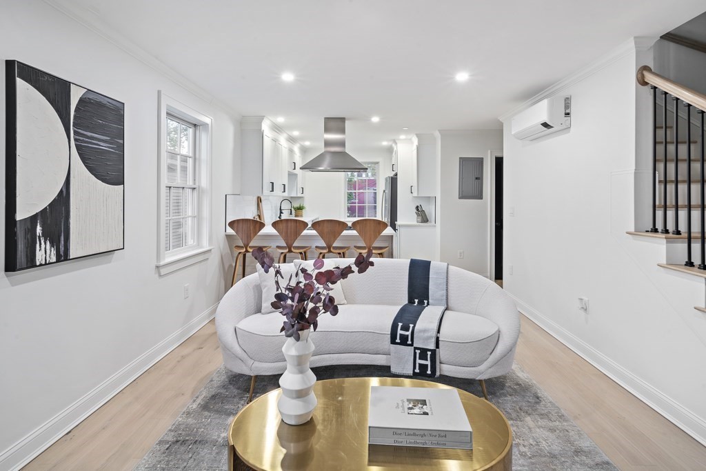 25 Lynde Street # 4