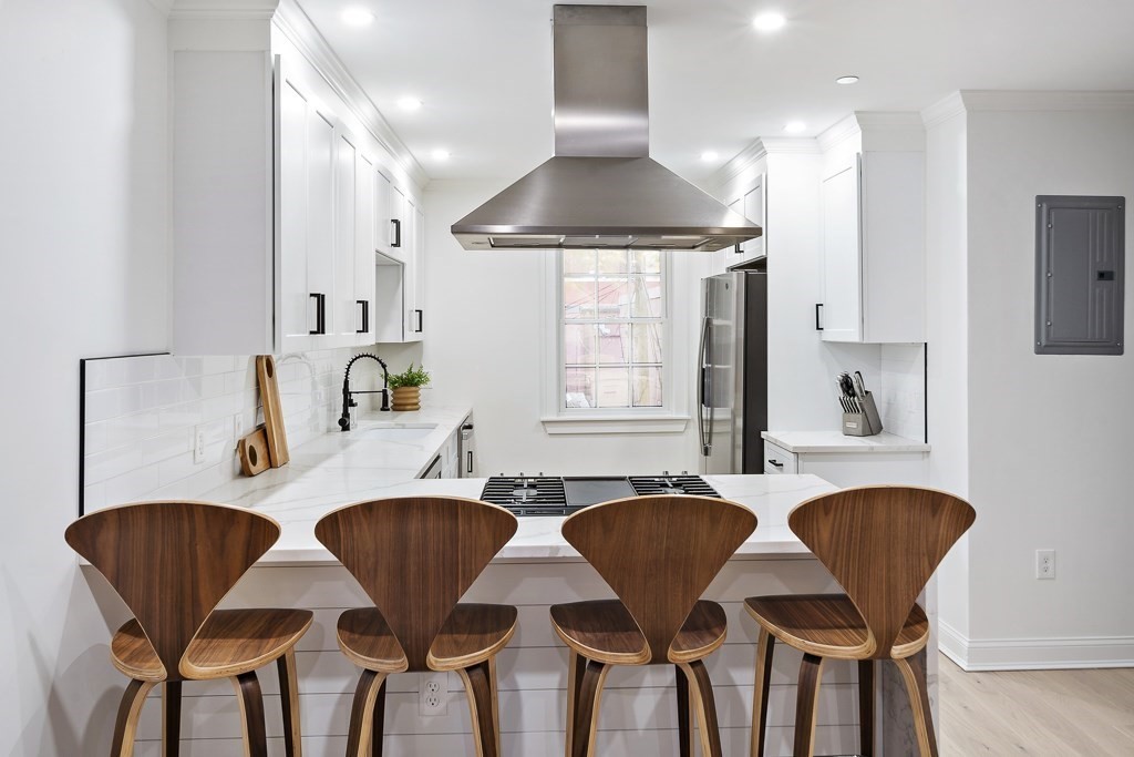 25 Lynde Street # 4