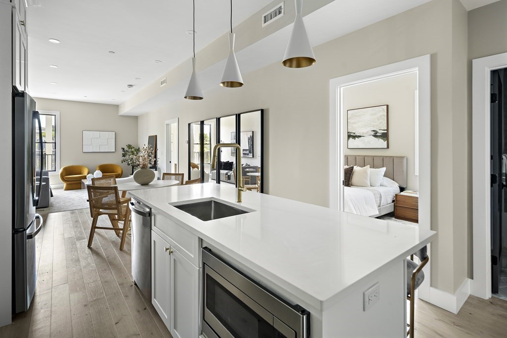 51 Crescent Ave Unit: PH8