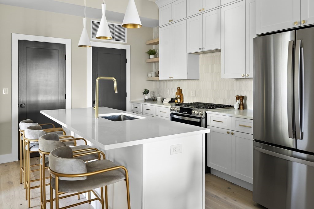 51 Crescent Ave Unit: PH8