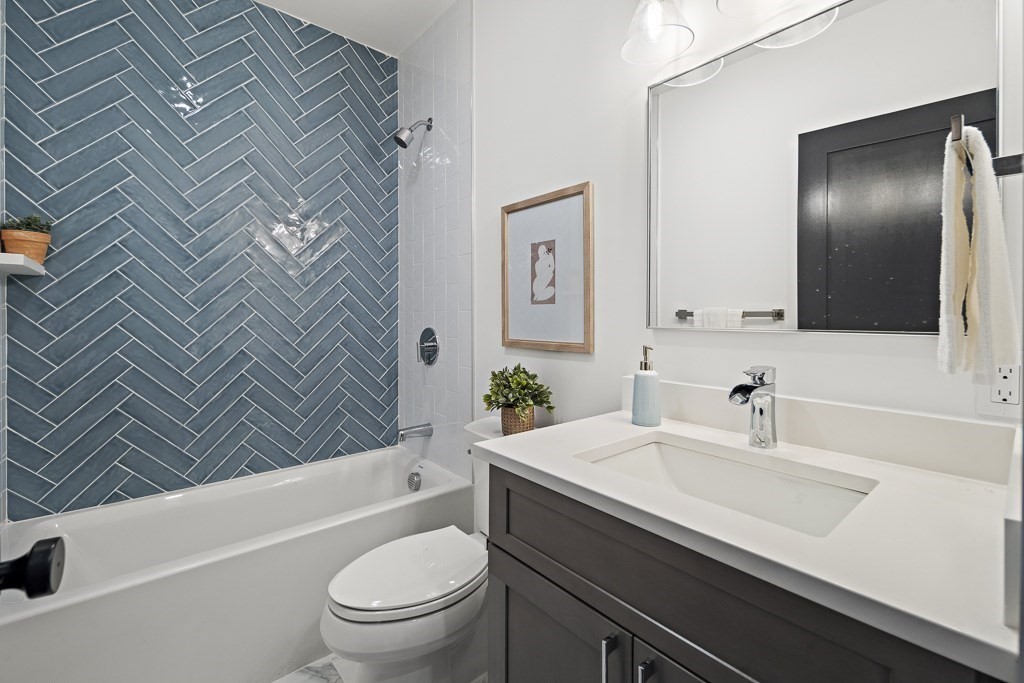 51 Crescent Ave # 3