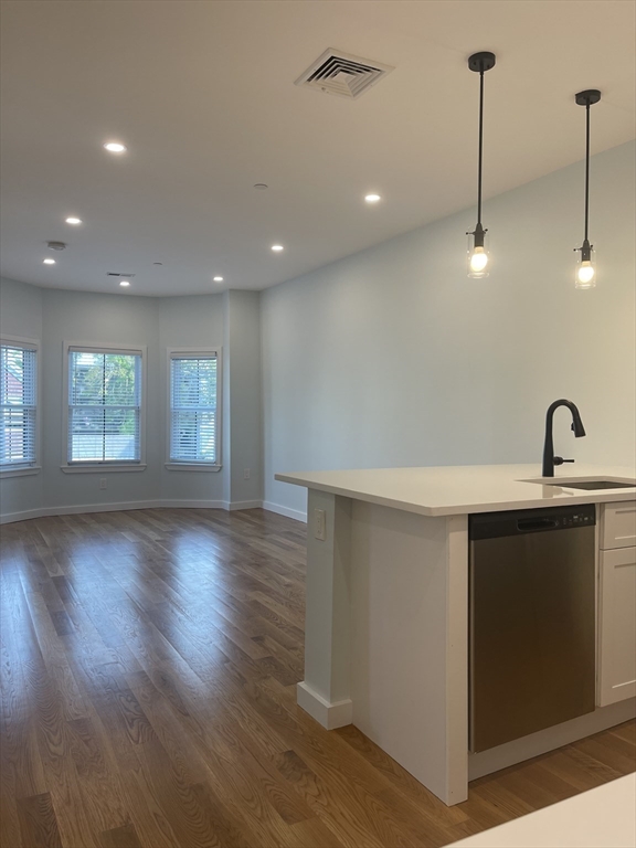 82 Chelsea Street # 2