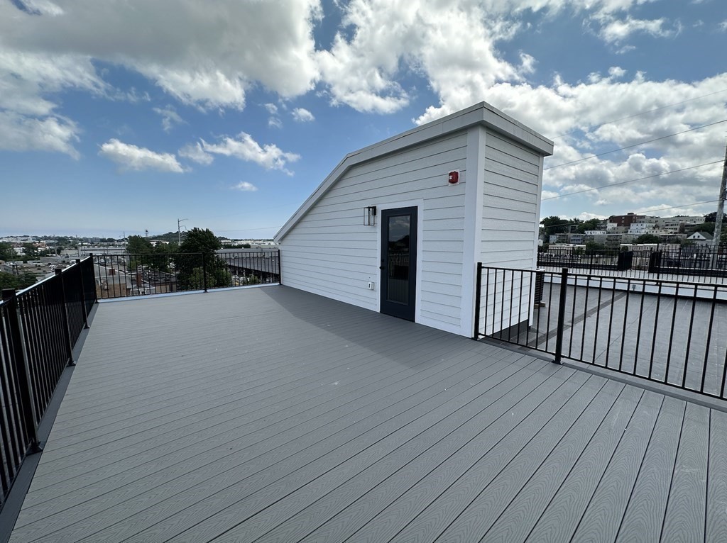 51 Crescent Ave Unit: PH9