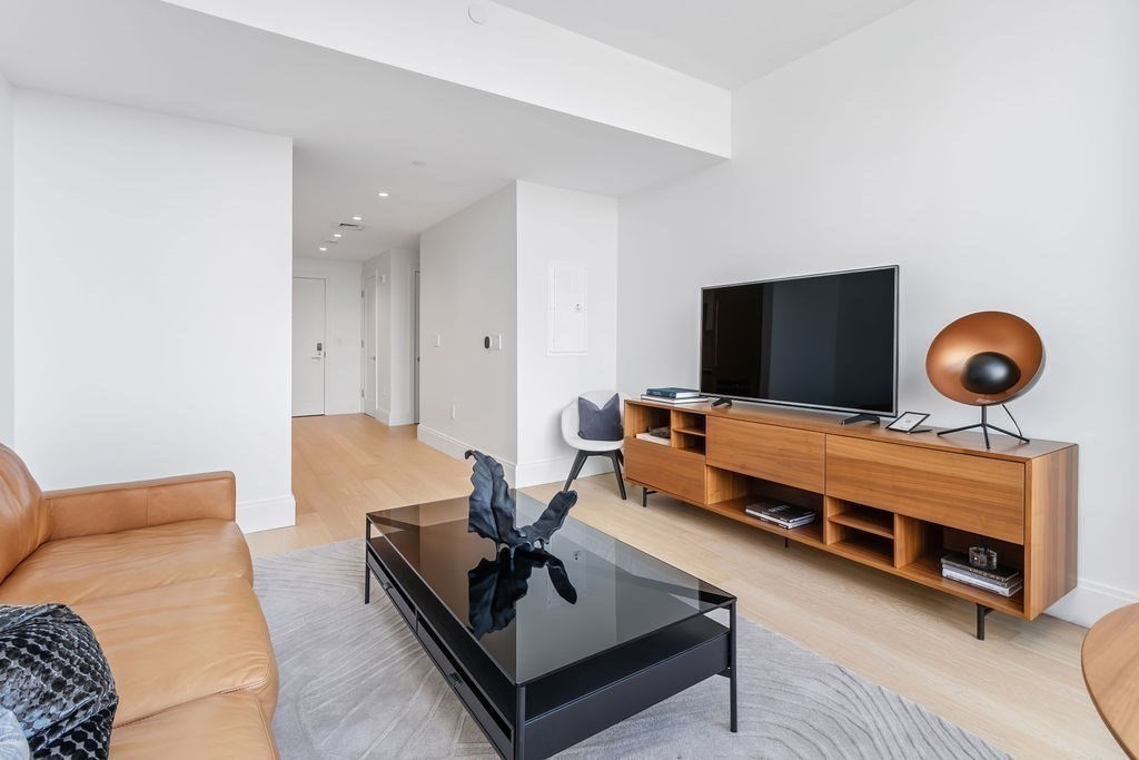 380 Harrison Ave # 1114