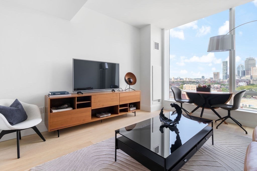 380 Harrison Ave # 1114