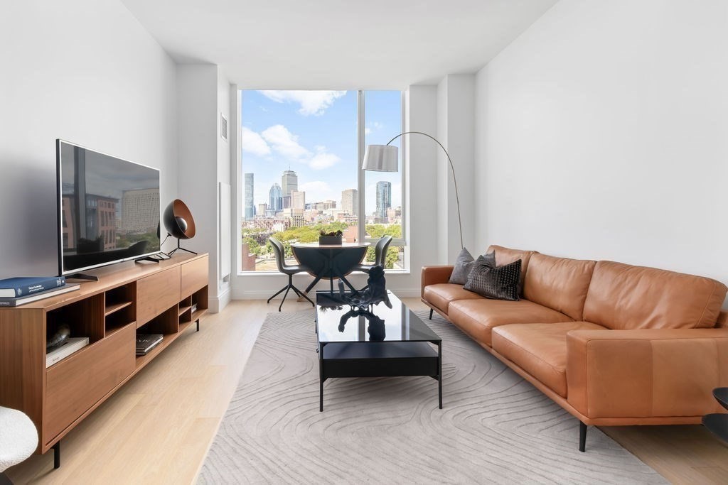 380 Harrison Ave # 1114