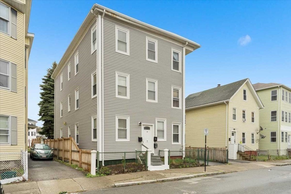 7 Lyon Street