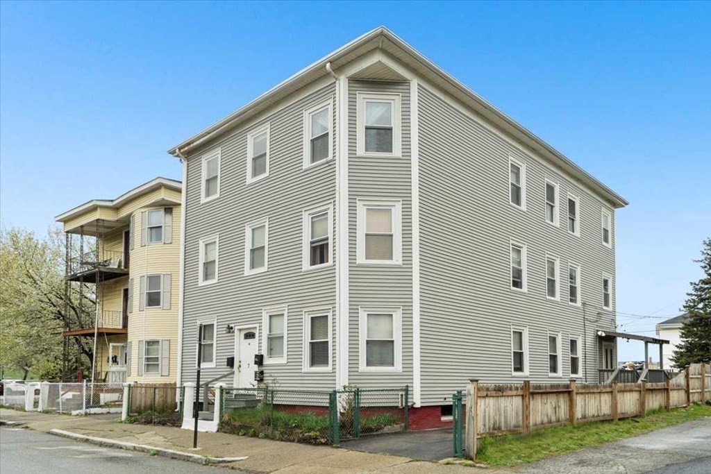 7 Lyon Street