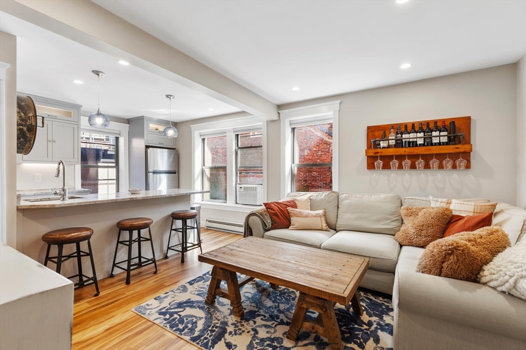 38-RA Charter St # 6