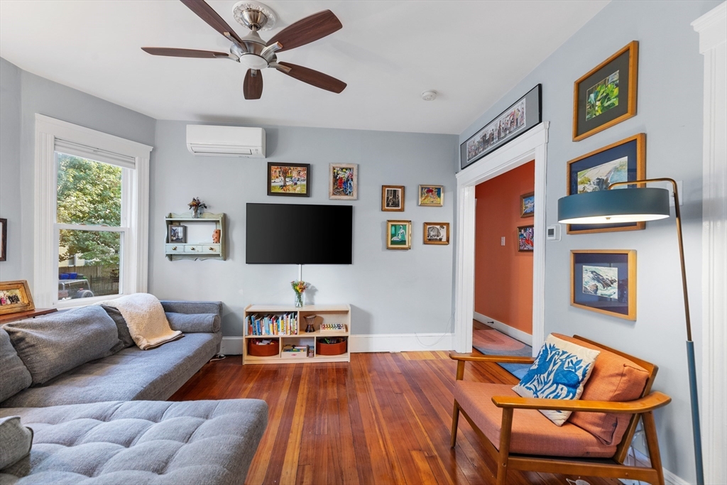 8 Hall St # 1