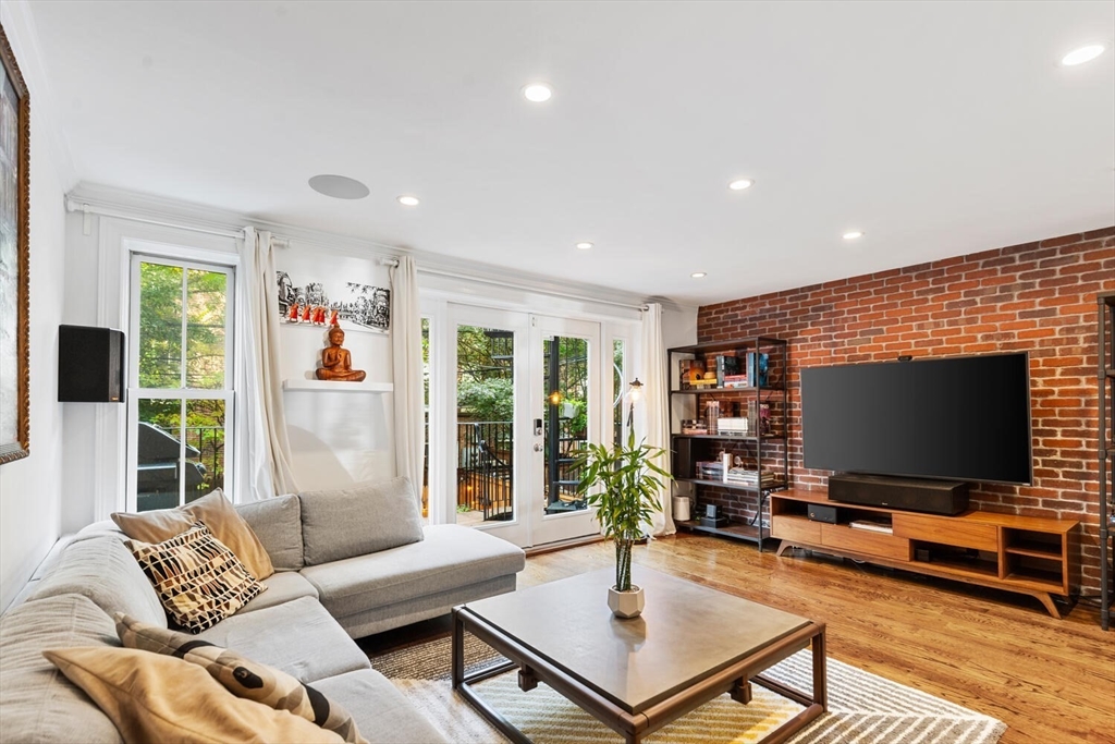 81 Appleton St # 1