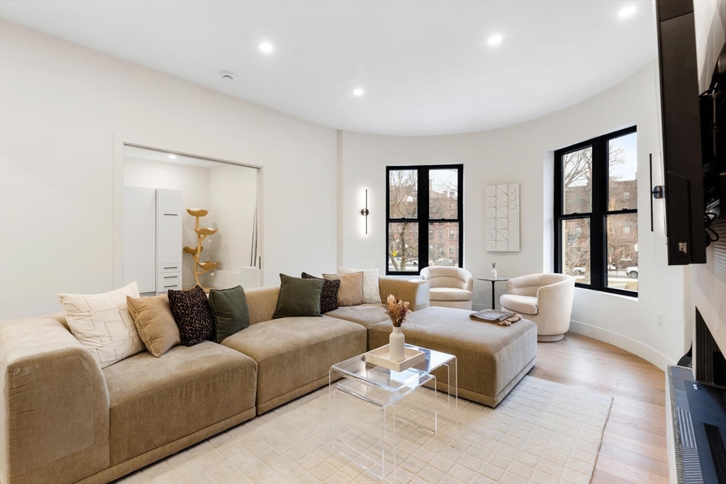 382 Commonwealth Ave # 24