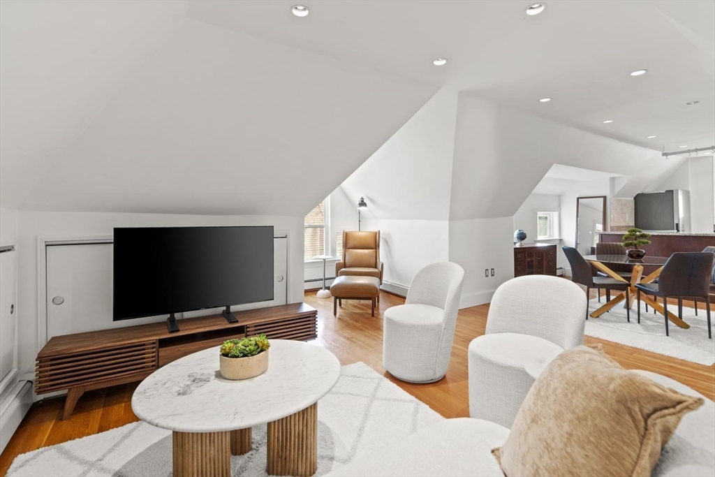 1426 Cambridge St Unit: 3