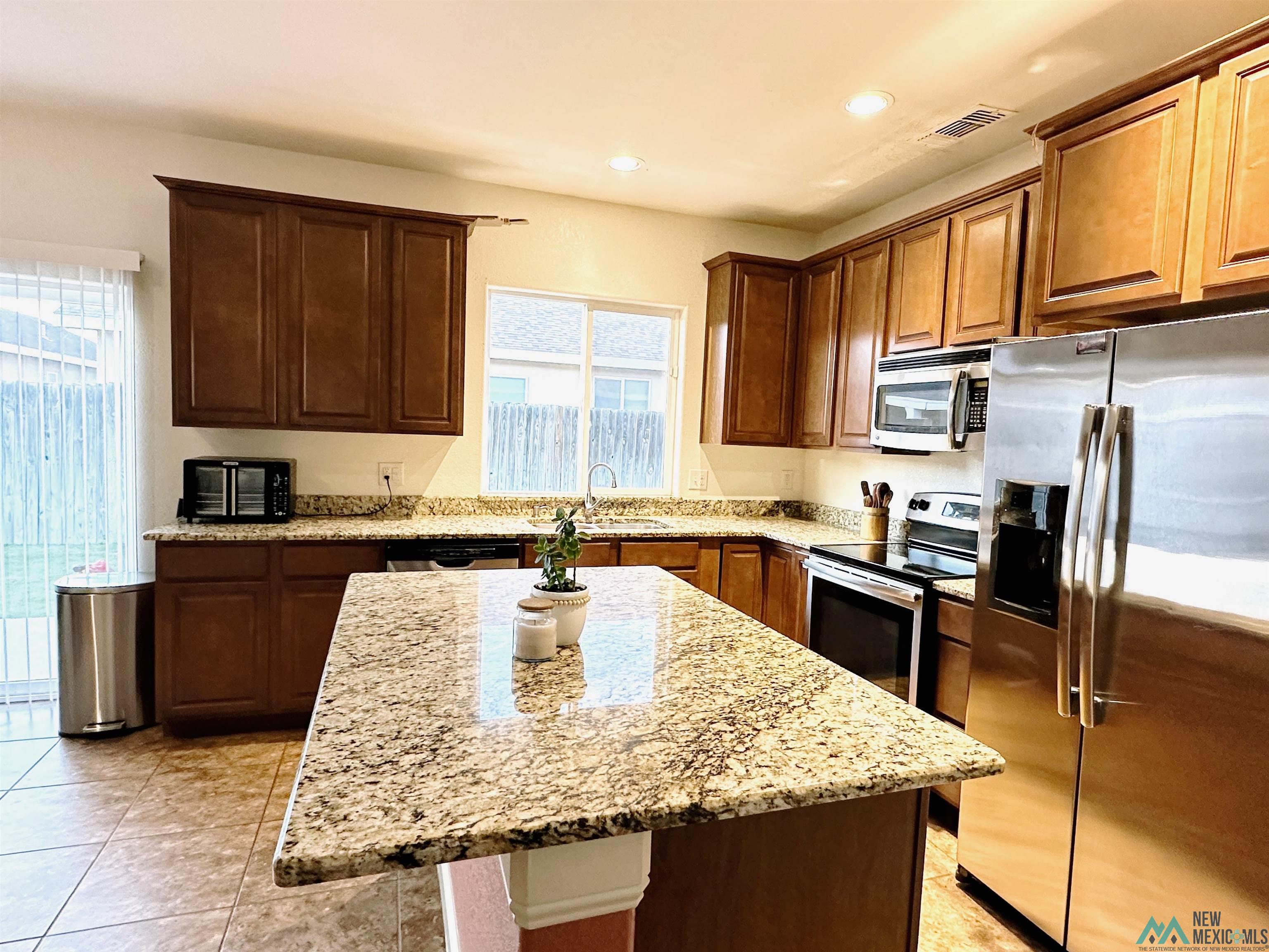 37 W Acoma Ct Court