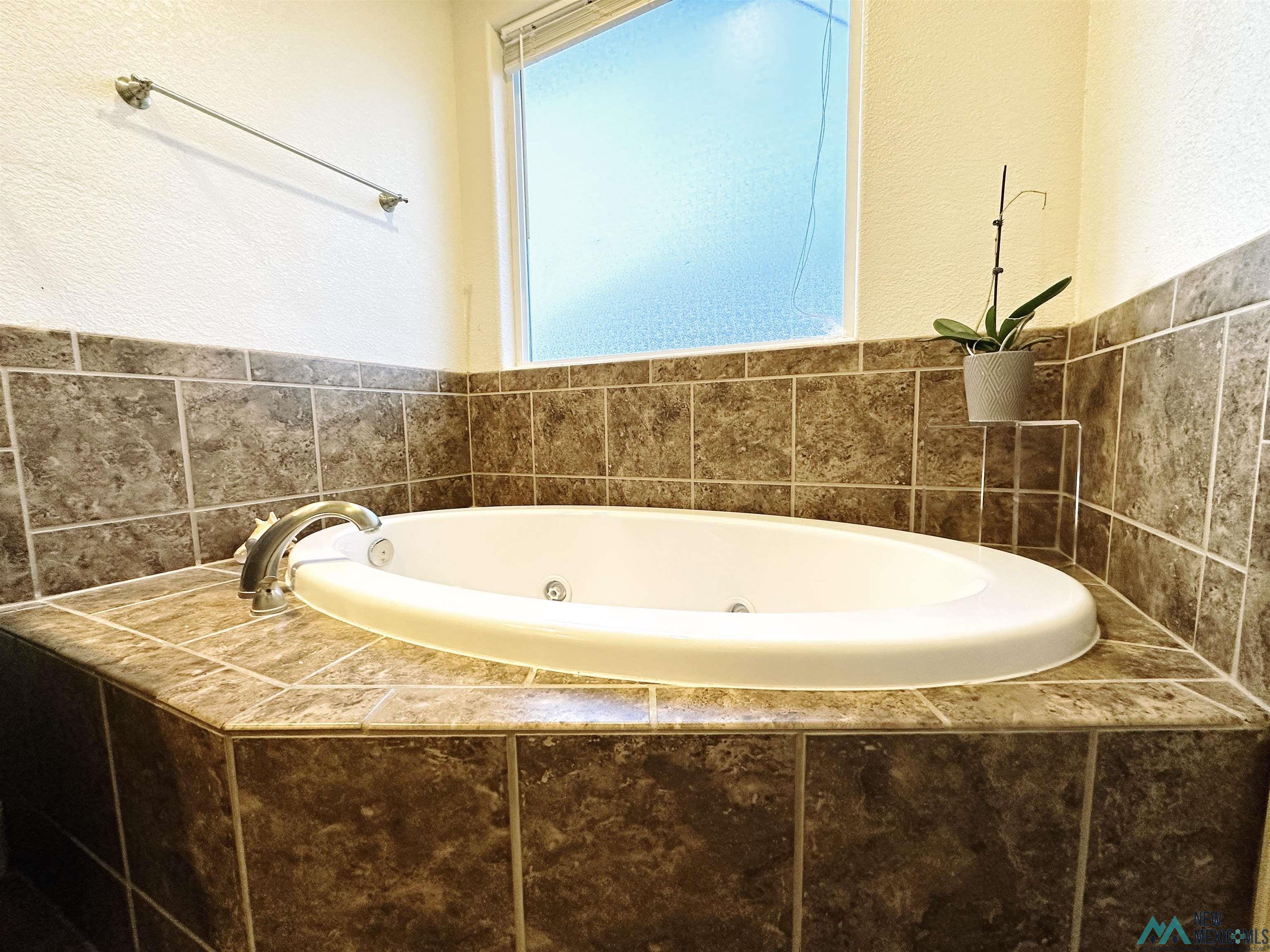 37 W Acoma Ct Court