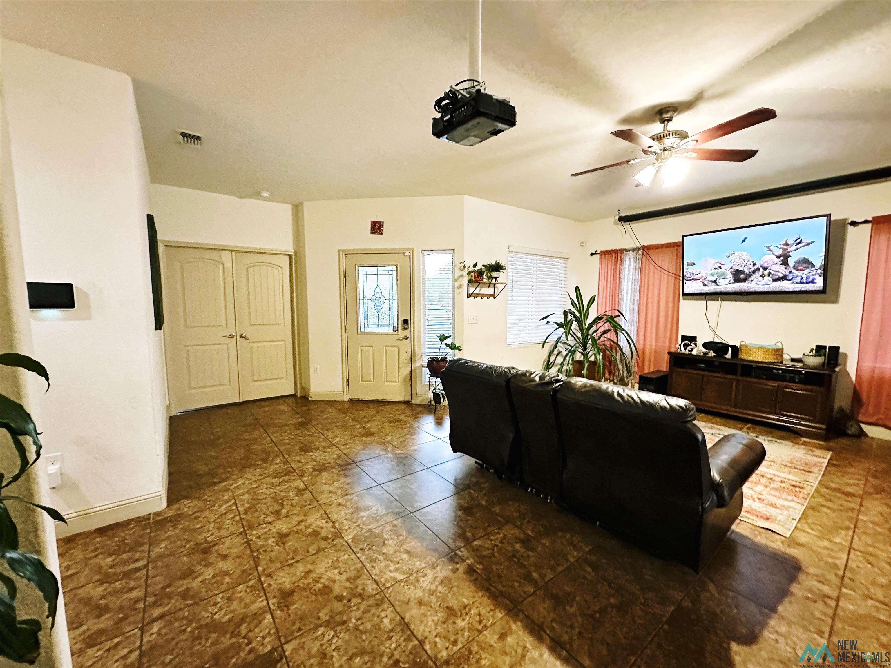 37 W Acoma Ct Court
