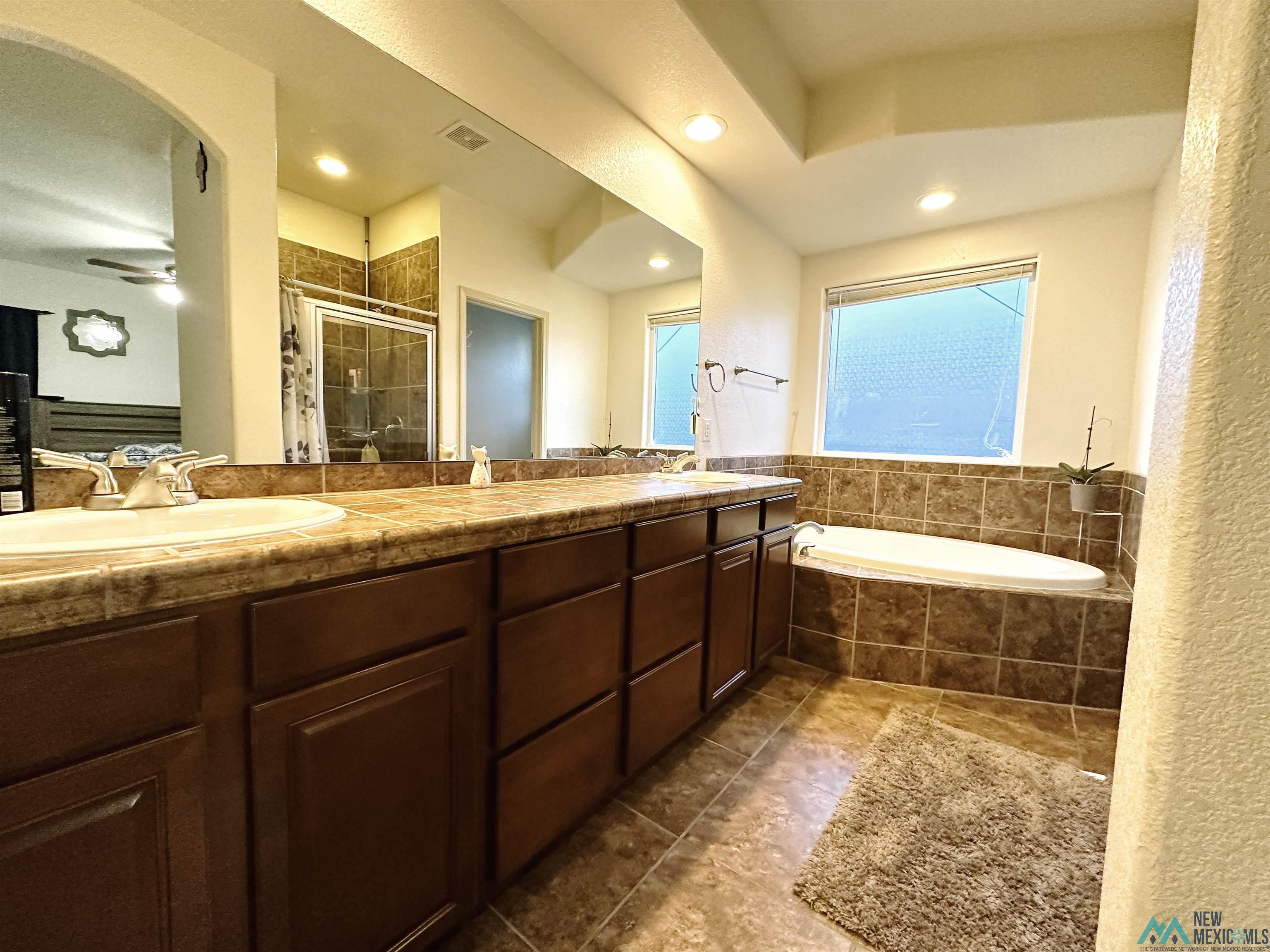 37 W Acoma Ct Court