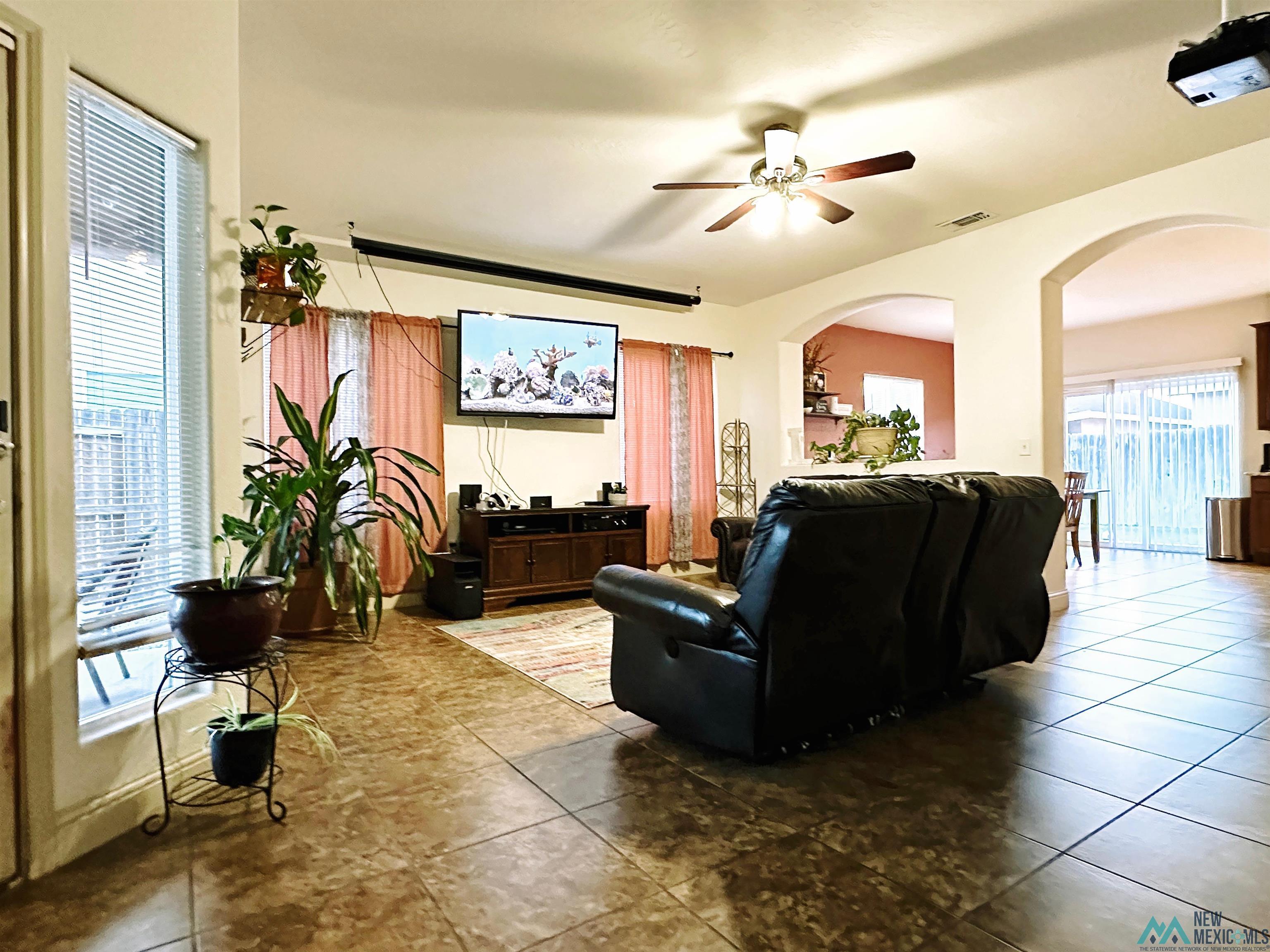 37 W Acoma Ct Court