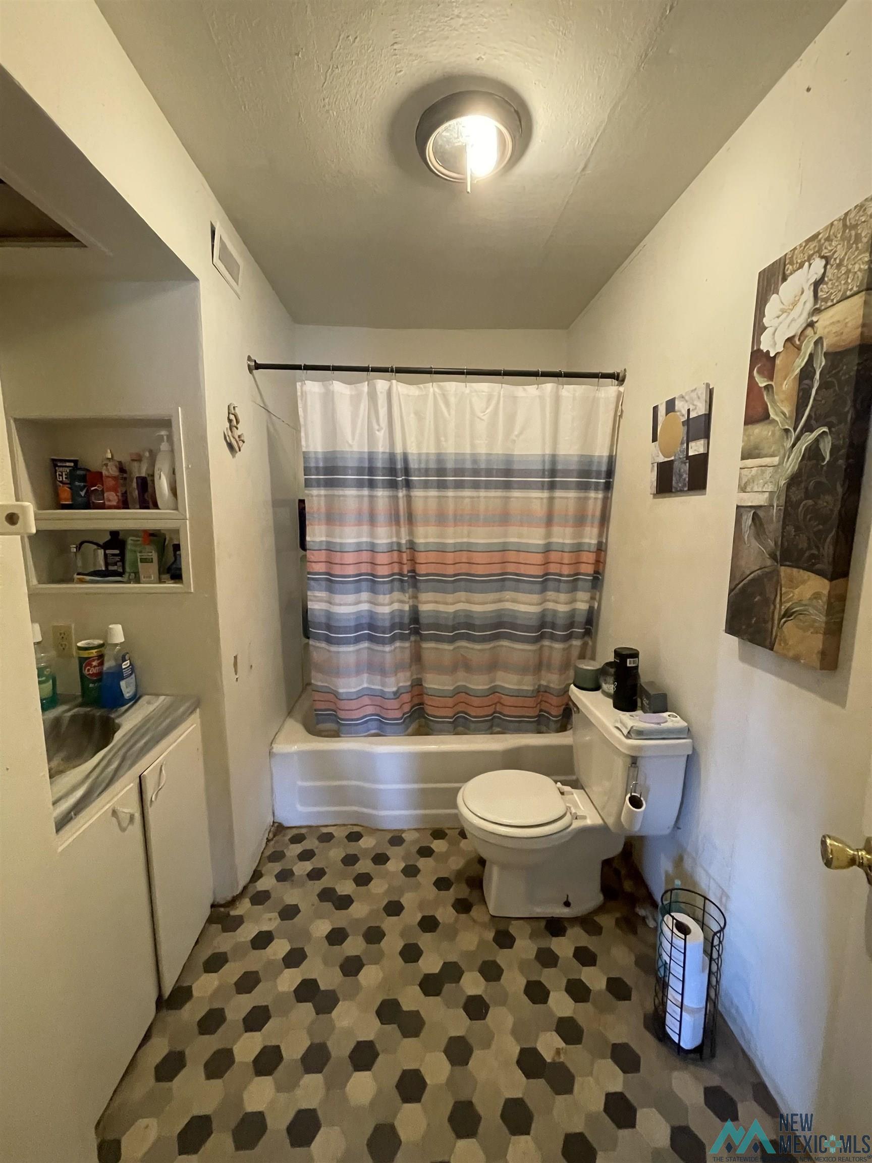 128 E Manana