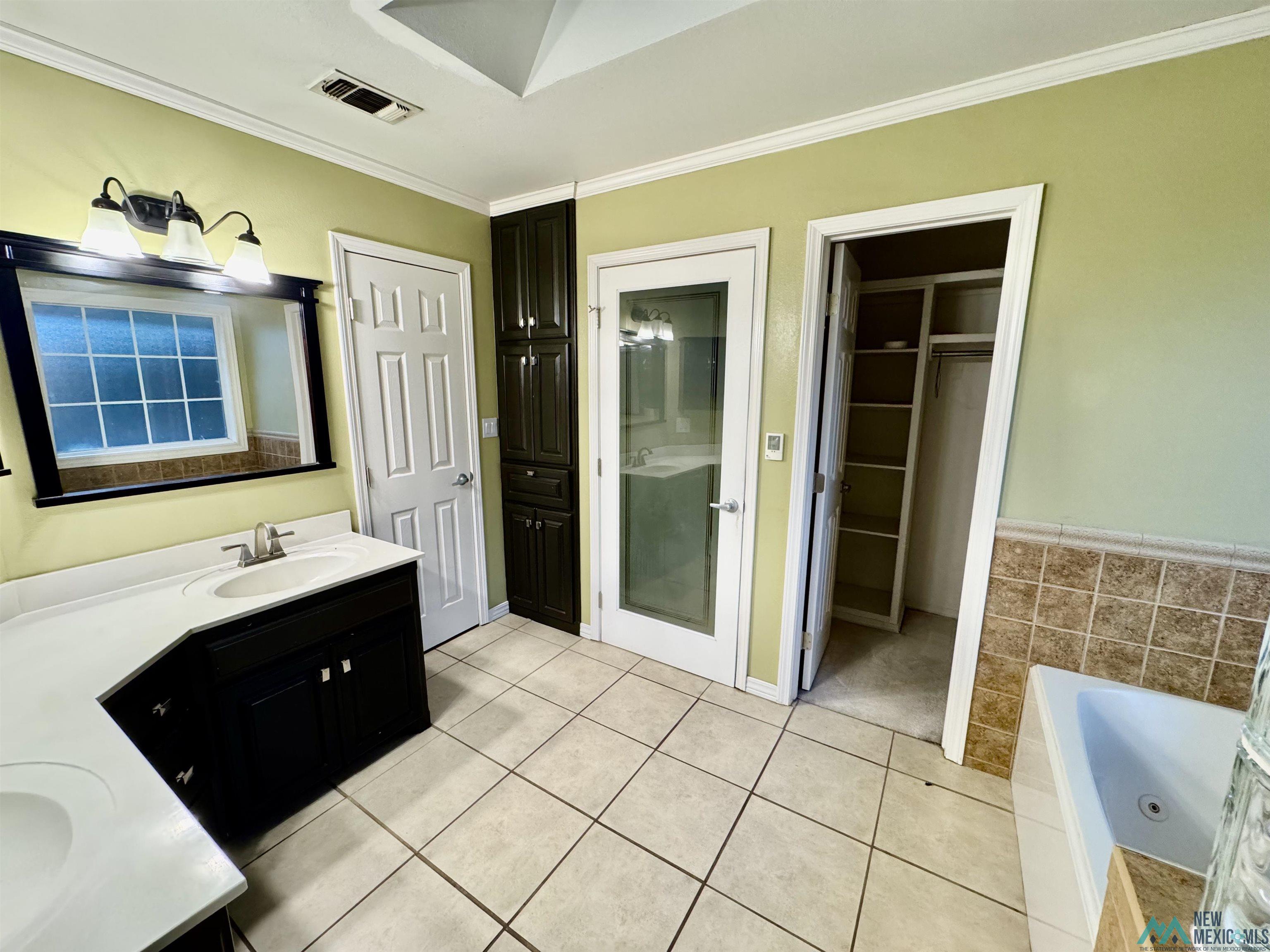 600 Chanticleer Place