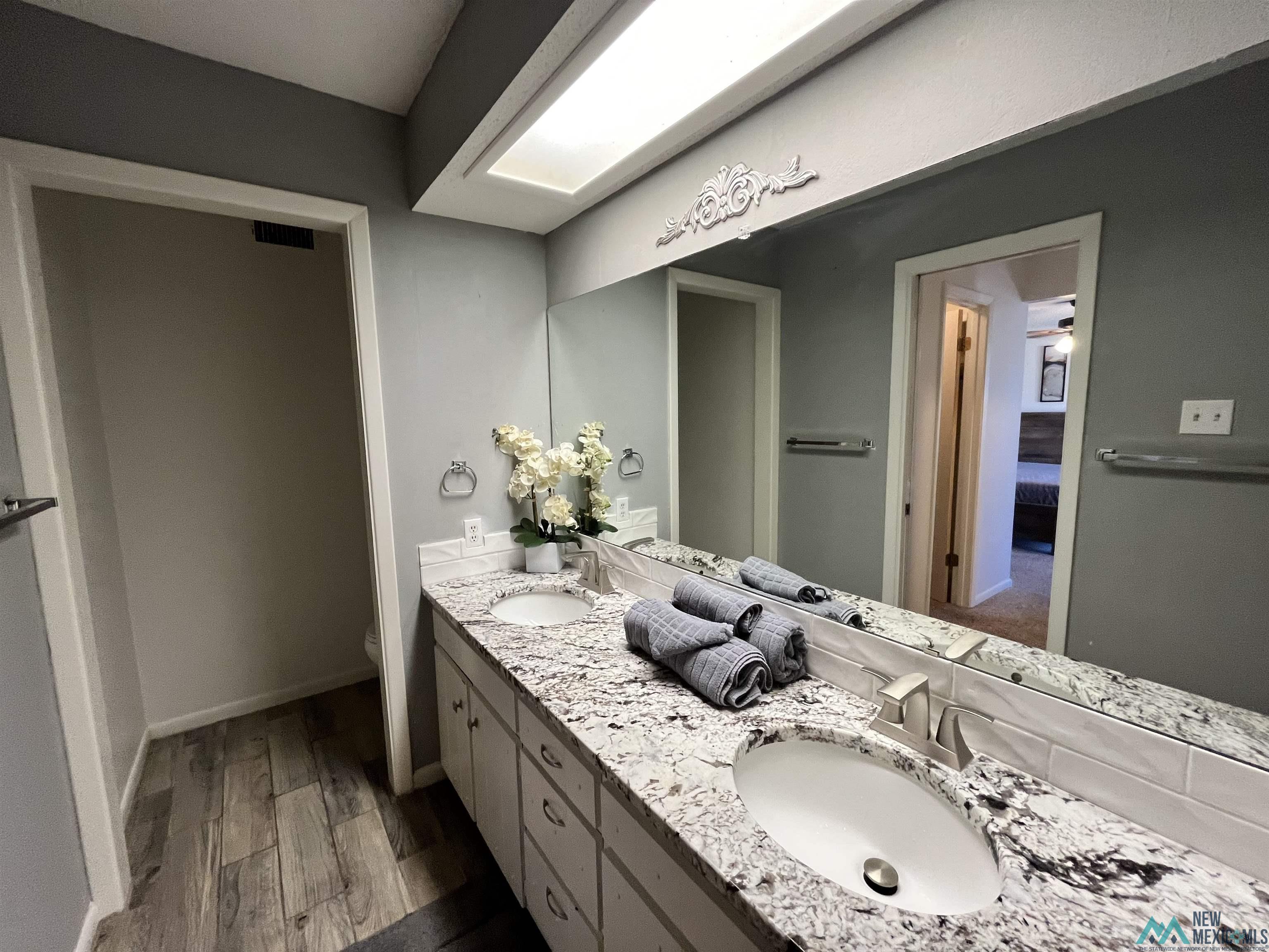 1713 Wilshire Boulevard