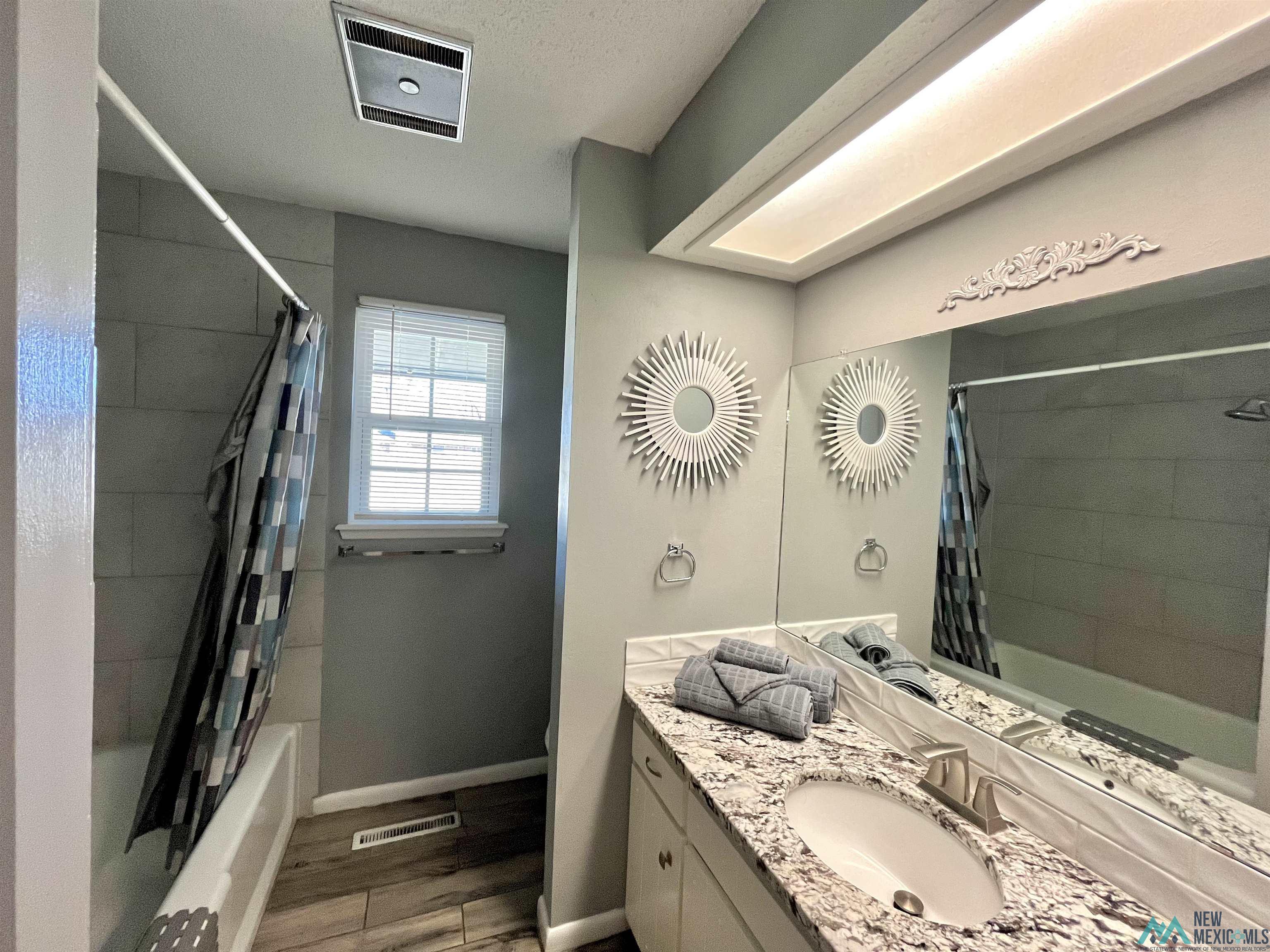 1713 Wilshire Boulevard