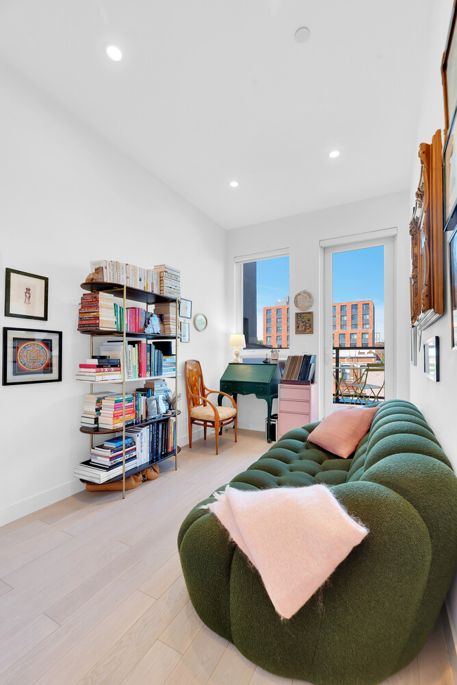 953 PACIFIC Street 3