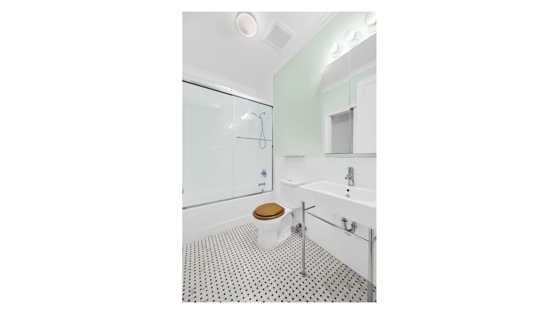 24-75 38TH Street D7/D8