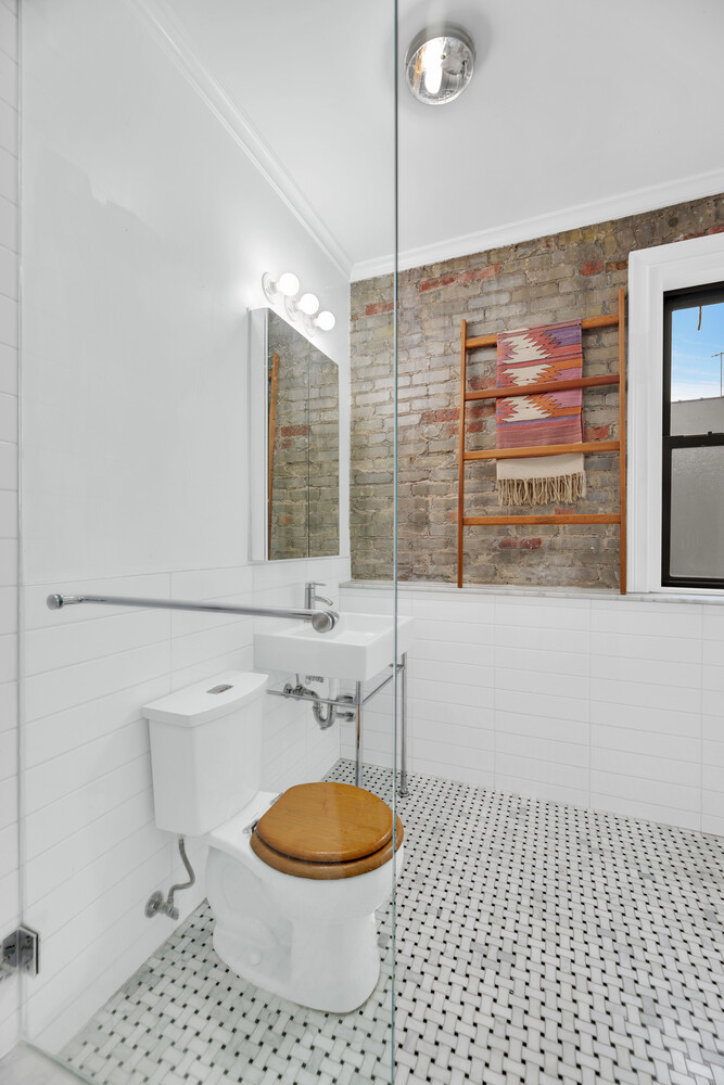 24-75 38TH Street D7/D8