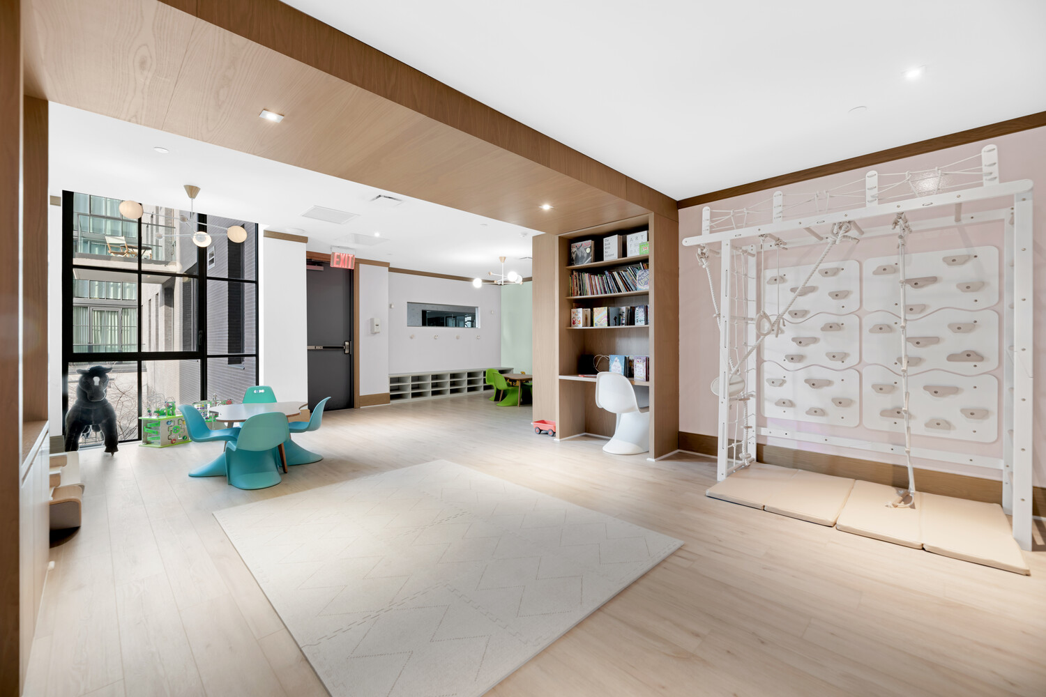 22-18 JACKSON Avenue 608