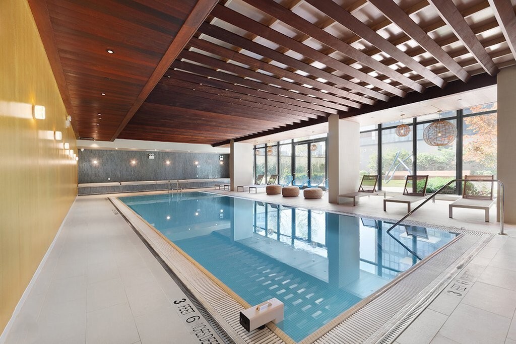 22-18 JACKSON Avenue 608