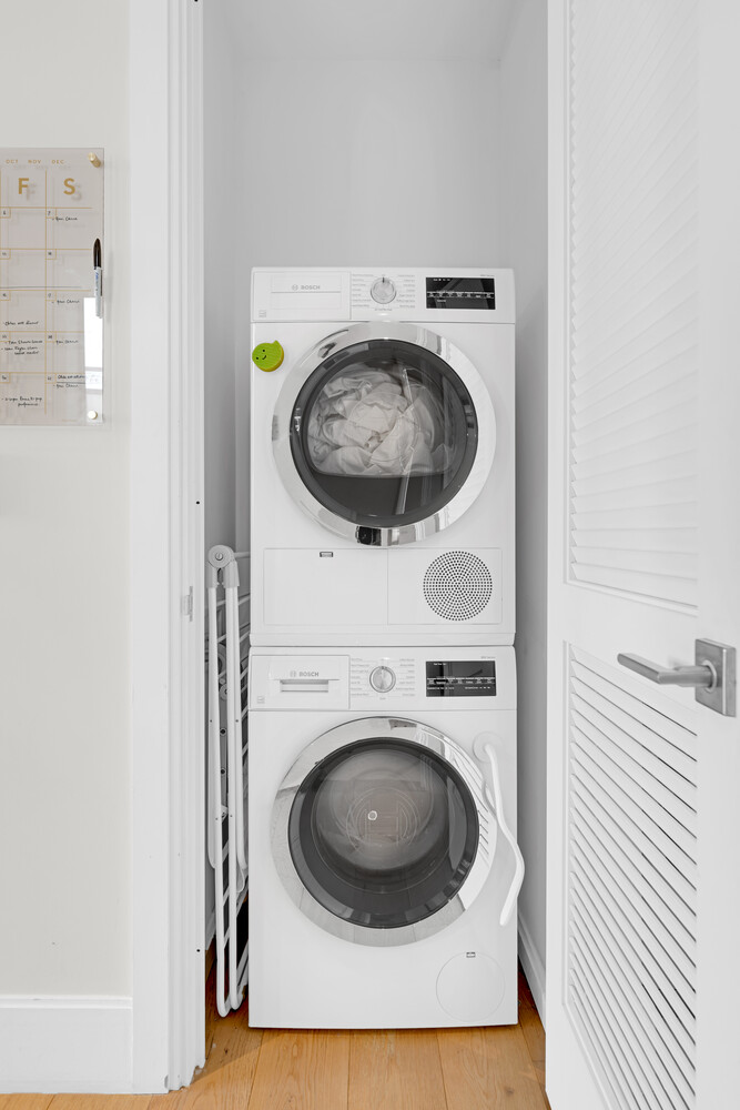 22-18 JACKSON Avenue 608