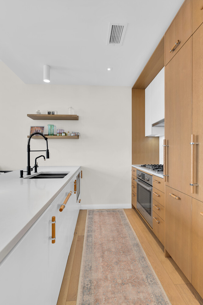 22-18 JACKSON Avenue 608