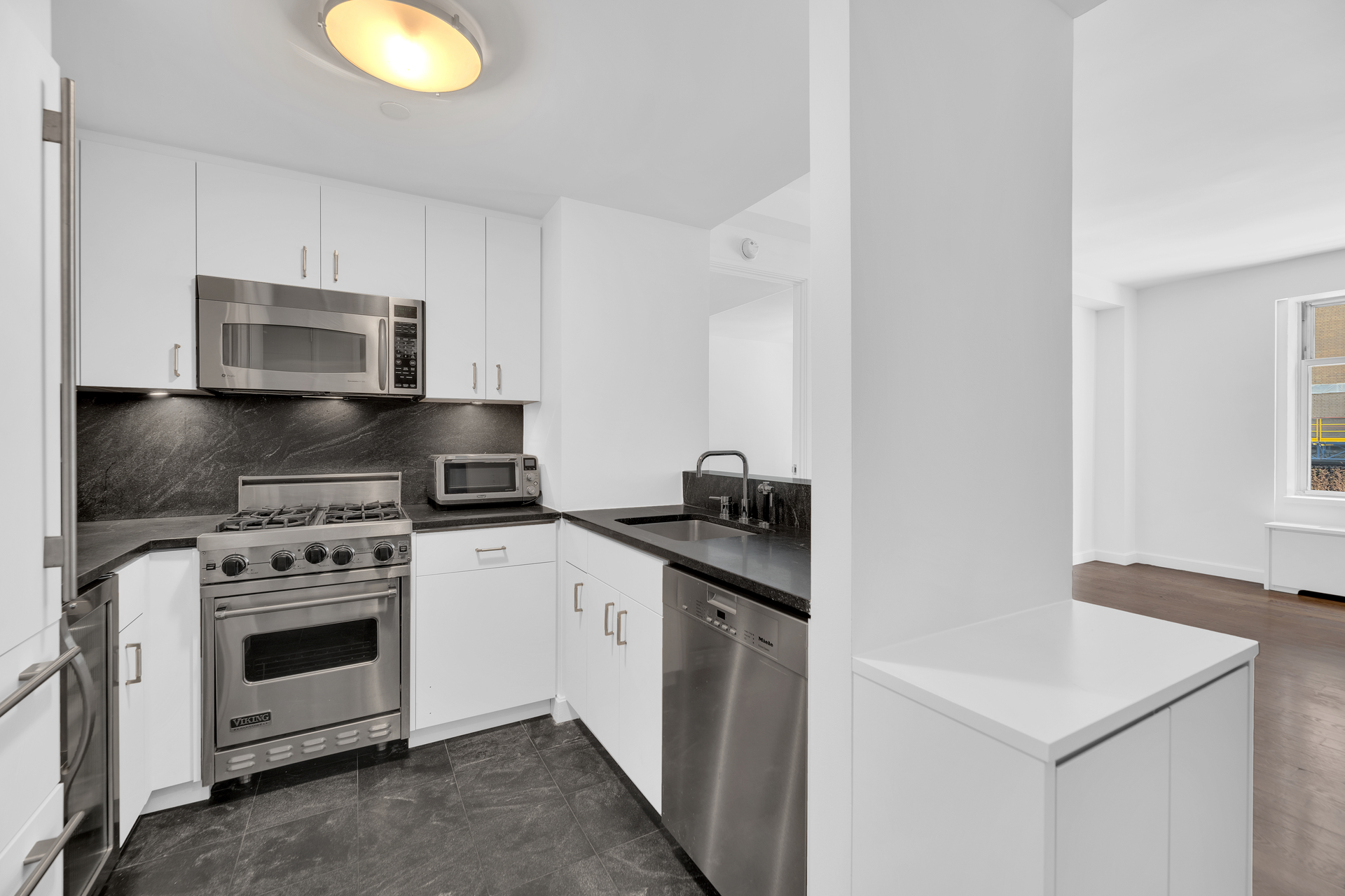 100 W 58TH Street 4C